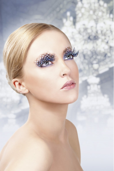 Светлые сине-фиолетовые ресницы-перья Светлые сине-фиолетовые ресницы-перья