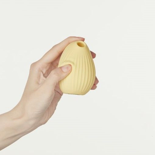 Желтый вакуум-волновой стимулятор с вибрацией и базой-ночником Cuddly Bird Желтый вакуум-волновой стимулятор с вибрацией и базой-ночником Cuddly Bird