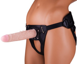 Насадка-фаллос в комплекте с трусиками Harness - 21,6 см. Насадка-фаллос в комплекте с трусиками Harness - 21,6 см.