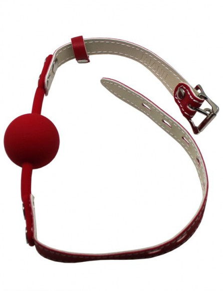 Красный силиконовый кляп с фиксацией и замочком Красный силиконовый кляп с фиксацией и замочком