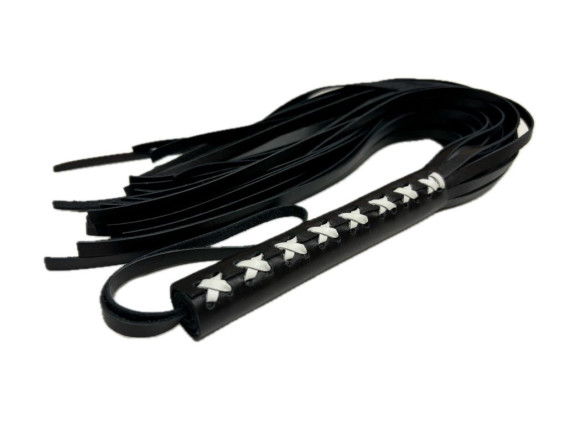 Кожаная плеть Sex Game с белым плетением на рукояти - 57 см. Кожаная плеть Sex Game с белым плетением на рукояти - 57 см.