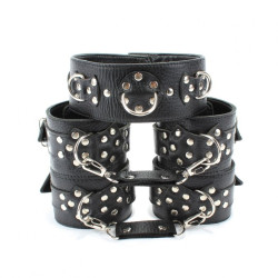 Комплект кожаных БДСМ-аксессуаров с клёпками Комплект кожаных БДСМ-аксессуаров с клёпками