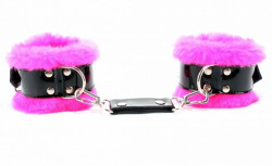 Розовые меховые оковы с ремешками из лакированной кожи Розовые меховые оковы с ремешками из лакированной кожи