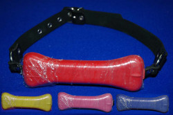 Кляп-трензель  Боун  на чёрных кожаных ремешках