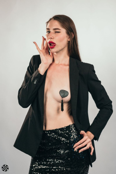 Черные пэстисы-сердечки Evans с кисточками и стразами Черные пэстисы-сердечки Evans с кисточками и стразами