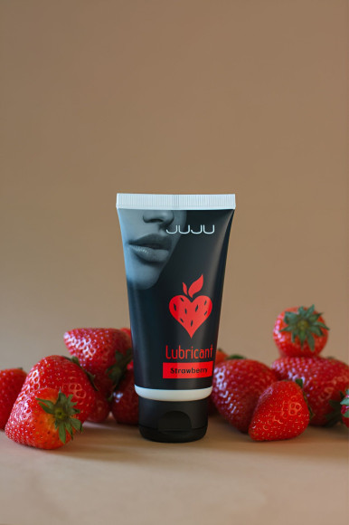 Съедобный лубрикант JUJU Strawberry с ароматом клубники - 50 мл. Съедобный лубрикант JUJU Strawberry с ароматом клубники - 50 мл.