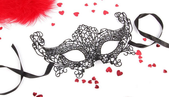 Черная ажурная текстильная маска Амели Черная ажурная текстильная маска Амели