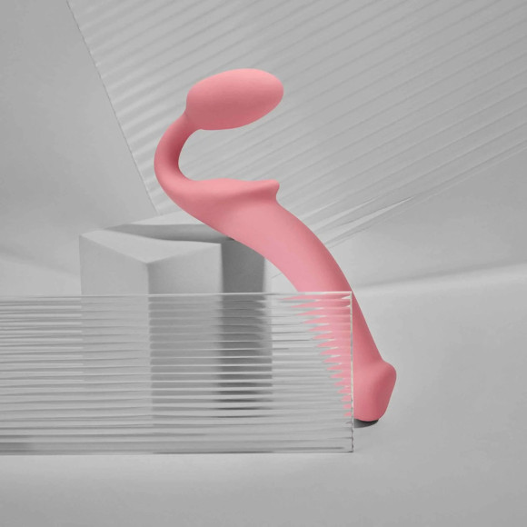 Розовый безремневой страпон Strap-on-me Semi-Realistic Bendable Strap-On size L