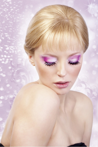 Чёрные ресницы с бледно-розовыми стразами Чёрные ресницы с бледно-розовыми стразами