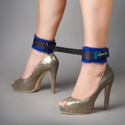 Сине-чёрные оковы на ноги из неопрена Сине-чёрные оковы на ноги из неопрена