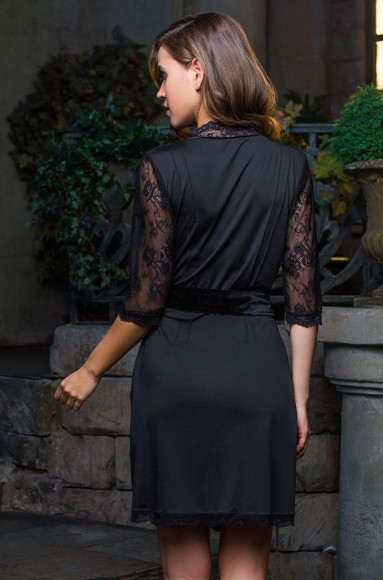 Эффектный короткий халат с кружевными рукавами Эффектный короткий халат с кружевными рукавами