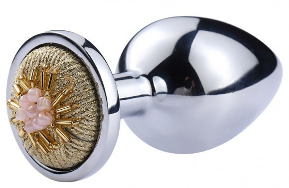 Серебристая анальная пробка с золотистым декором - 8,1 см. Серебристая анальная пробка с золотистым декором - 8,1 см.