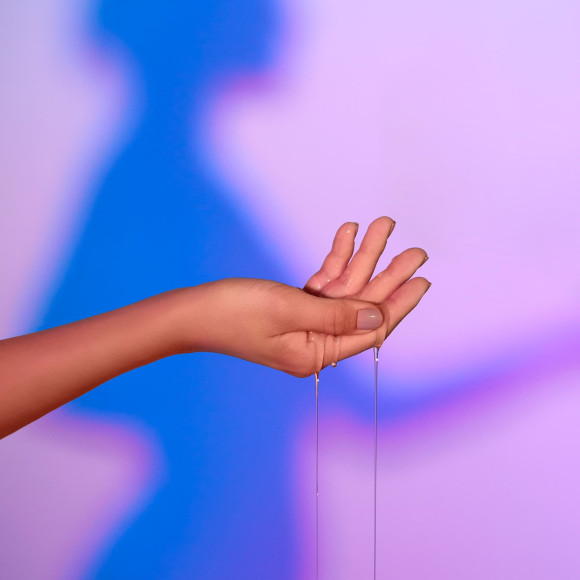 Съедобное согревающее массажное масло Love Me Tender Strawberry с ароматом клубники - 10 мл.